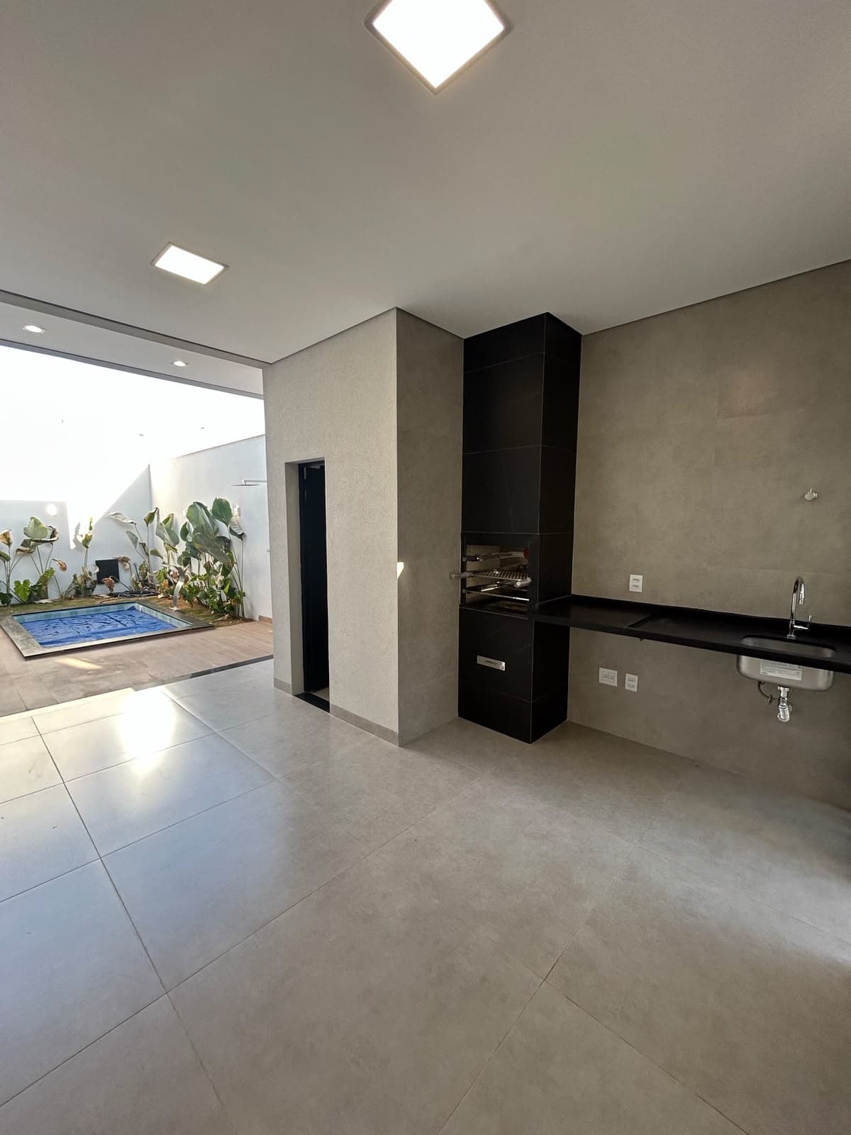 Casa em Grand Ville - Uberlândia — foto 1 de 11