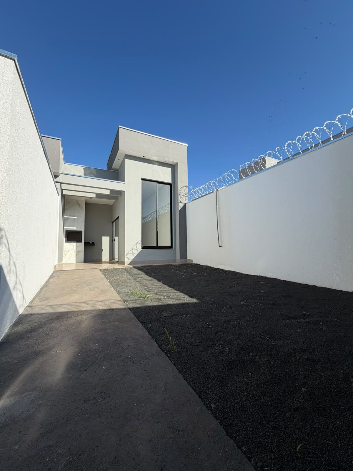 Casa em Novo Mundo - Uberlândia — foto 1 de 8